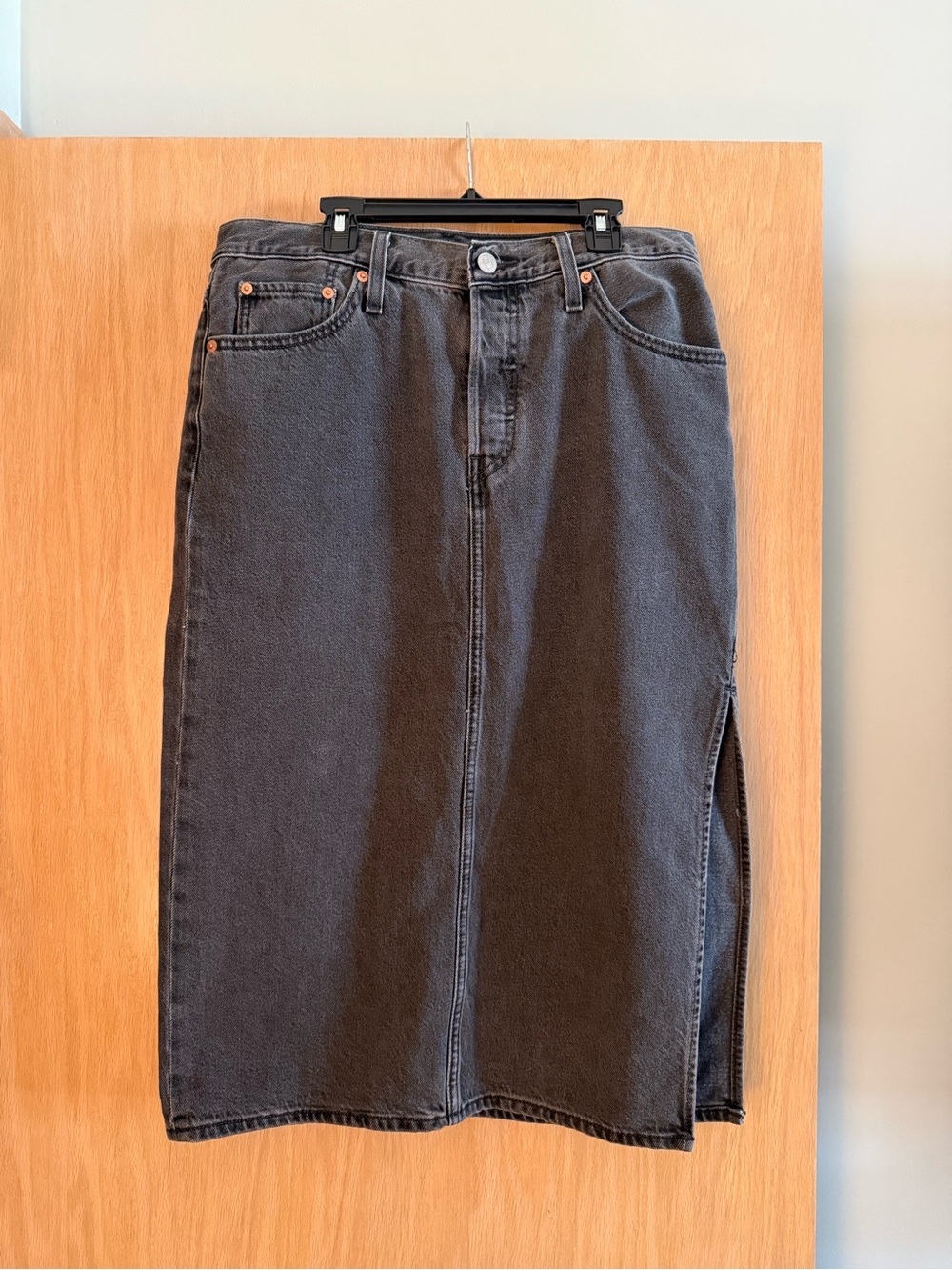 Levi’s Washed-black Denim Midi Skirt with Side Slit - size 29